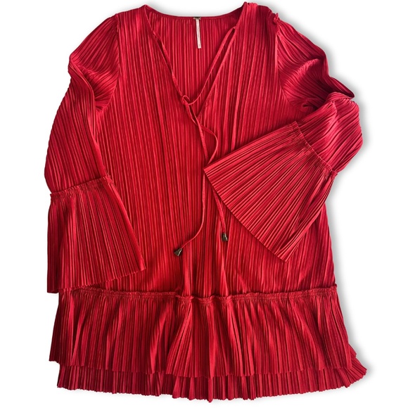 Free People Can’t Help It Pleated Mini Dress Red Bell Sleeve M EUC - Picture 2 of 12